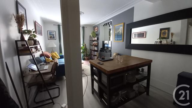 Appartement F2 à louer - 2 pièces - 37.83 m2 - PARIS - 75018 - ILE-DE-FRANCE - Century 21 Charles Michels