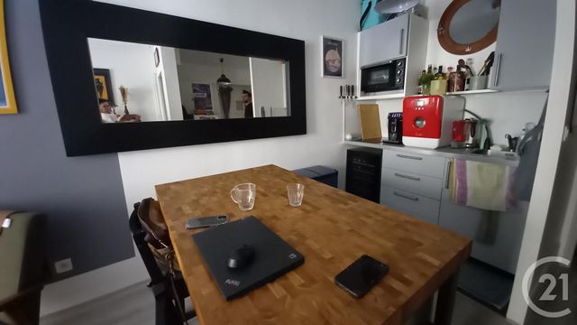 Appartement F2 à louer - 2 pièces - 37.83 m2 - PARIS - 75018 - ILE-DE-FRANCE - Century 21 Charles Michels