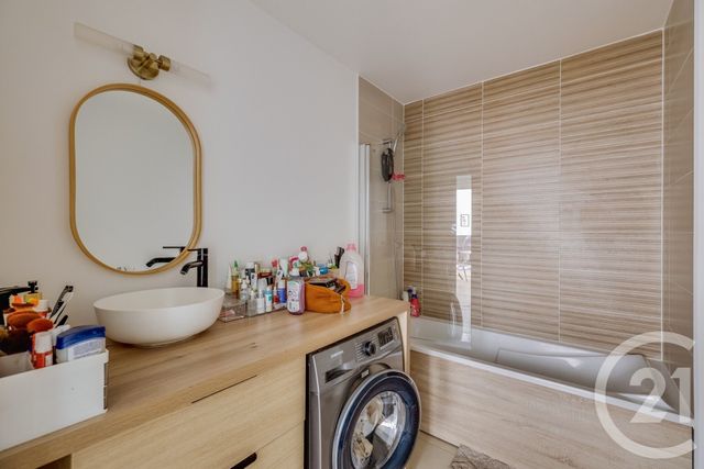 Appartement T2 à vendre - 3 pièces - 57.0 m2 - LE BLANC MESNIL - 93 - ILE-DE-FRANCE - Century 21 Charles Michels