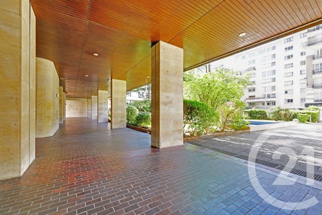 Appartement F2 à vendre - 2 pièces - 46.07 m2 - PARIS - 75015 - ILE-DE-FRANCE - Century 21 Charles Michels