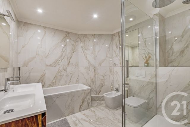 Appartement F5 à vendre - 4 pièces - 96.05 m2 - PARIS - 75015 - ILE-DE-FRANCE - Century 21 Charles Michels