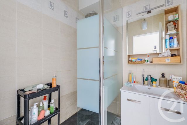 Appartement T2 à vendre - 3 pièces - 46.52 m2 - PARIS - 75015 - ILE-DE-FRANCE - Century 21 Charles Michels