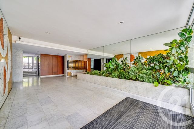 Appartement F3 à vendre - 3 pièces - 62.05 m2 - PARIS - 75015 - ILE-DE-FRANCE - Century 21 Charles Michels