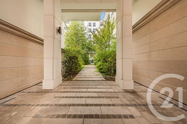 Appartement F3 à vendre - 3 pièces - 64.75 m2 - SURESNES - 92 - ILE-DE-FRANCE - Century 21 Charles Michels