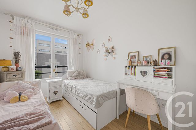 Appartement F3 à vendre - 3 pièces - 64.75 m2 - SURESNES - 92 - ILE-DE-FRANCE - Century 21 Charles Michels