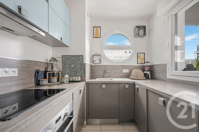 Appartement F3 à vendre - 3 pièces - 64.75 m2 - SURESNES - 92 - ILE-DE-FRANCE - Century 21 Charles Michels