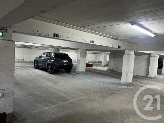 parking à vendre - 823.0 m2 - PARIS - 75015 - ILE-DE-FRANCE - Century 21 Charles Michels