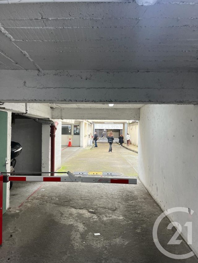 parking à vendre - 970.0 m2 - PARIS - 75015 - ILE-DE-FRANCE - Century 21 Charles Michels