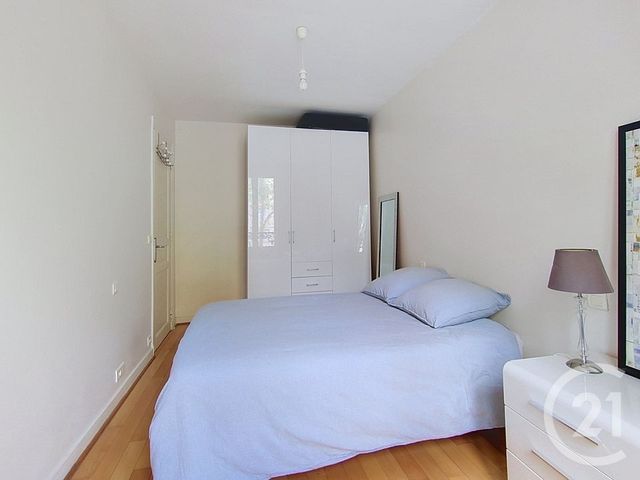 Appartement T2 à vendre - 2 pièces - 31.7 m2 - PARIS - 75015 - ILE-DE-FRANCE - Century 21 Charles Michels