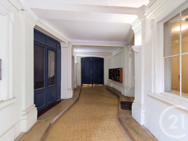 Appartement T2 à vendre - 2 pièces - 43.11 m2 - PARIS - 75017 - ILE-DE-FRANCE - Century 21 Charles Michels
