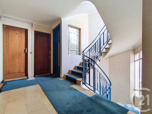Appartement T2 à vendre - 2 pièces - 45.74 m2 - PARIS - 75015 - ILE-DE-FRANCE - Century 21 Charles Michels